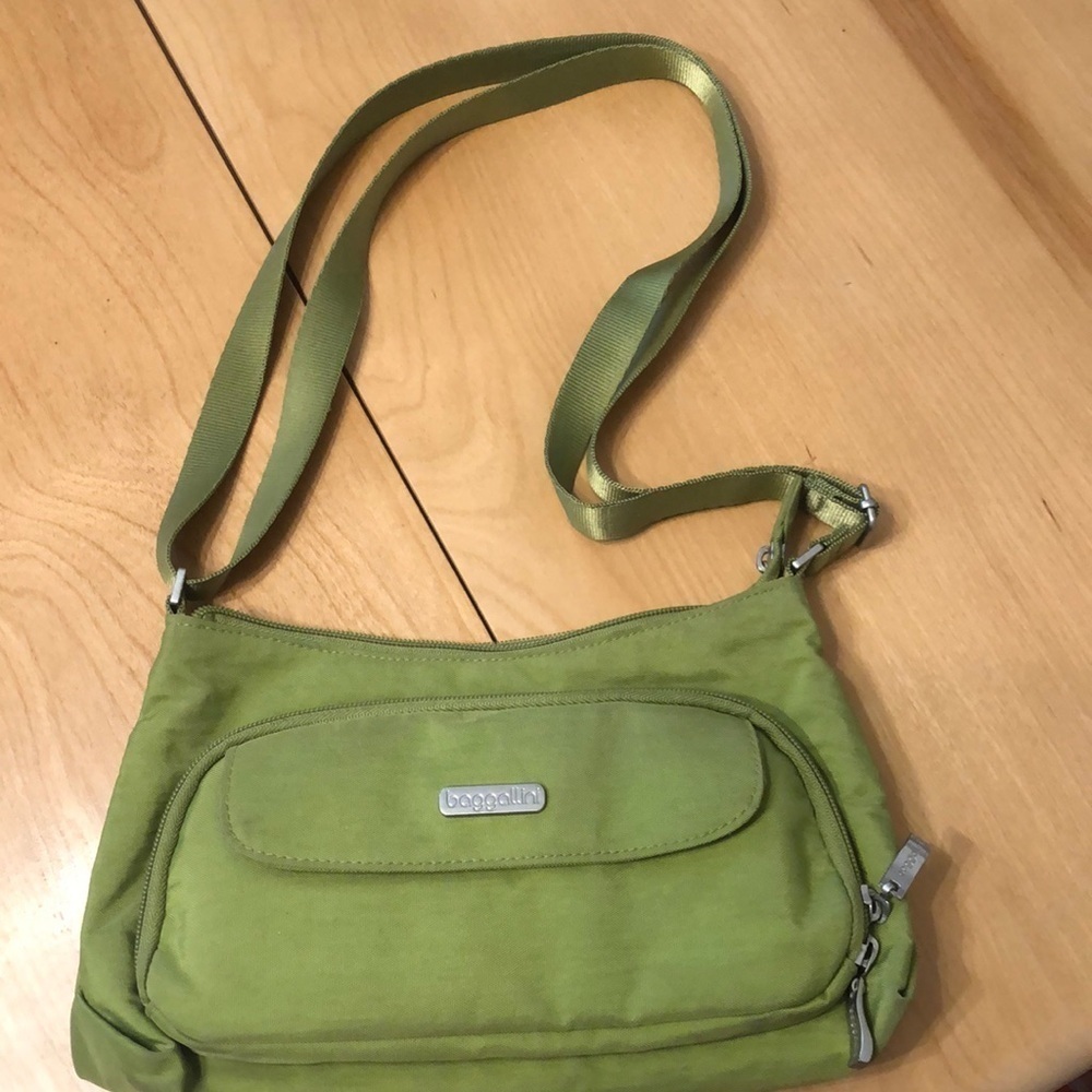 Baggallini Curry everyday bath mini.  Lightweight water resistant nylon